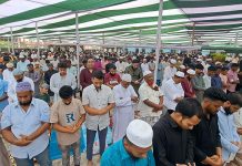 জুমাতুল বিদা: ইবাদত, অশ্রু আর বিদায়ের আবহে চট্টগ্রাম