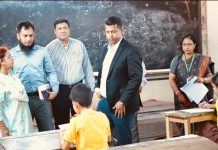 প্রাথমিক বৃত্তি পরীক্ষার কেন্দ্র পরিদর্শন করলেন জেলা প্রশাসক