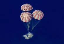 চন্দ্রাভিযান শেষে নিরাপদে পৃথিবীতে ফিরলেন নভোচারীরা