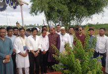 শহীদ ওয়াসিম আকরামের কবর জিয়ারত ও পরিবারের সঙ্গে সাক্ষাৎ করলেন ডা. শাহাদাত