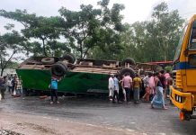 সীতাকুণ্ডে পৃথক সড়ক দুর্ঘটনায় নিহত ২, আহত ৬