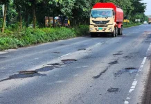 খানাখন্দে বিপর্যস্ত ঢাকা-চট্টগ্রাম মহাসড়ক, সাত মাসে প্রাণ গেল ৩৭ জনের