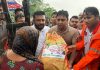 বাঁশখালীতে বন্যার্ত মানুষের মাঝে ছাত্রদলের ত্রাণ বিতরণ
