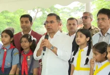 সবুজ দেশ গড়তে প্রত্যেক শিক্ষার্থীকে গাছের চারা রোপণের আহ্বান প্রধানমন্ত্রীর