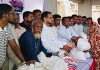ভারী বর্ষণে ক্ষতিগ্রস্ত পরিবারের মাঝে চসিকের চাল বিতরণ
