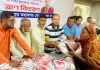 ভারী বর্ষণে ক্ষতিগ্রস্ত পরিবারের মাঝে চসিকের চাল বিতরণ